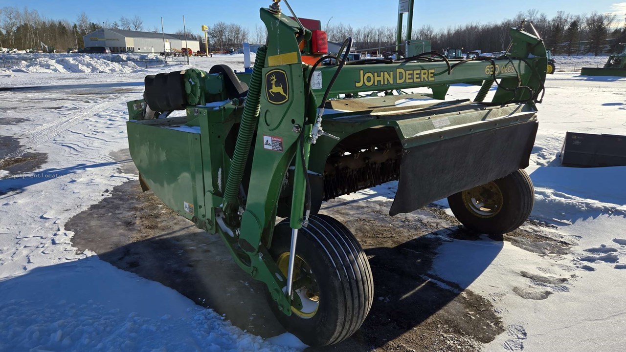 2012 John Deere 630 Image 10