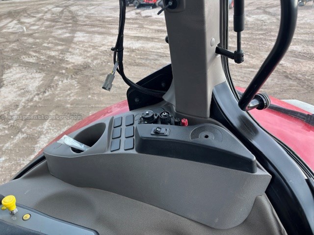 2021 Case IH Puma 220 CVXDrive Image 10