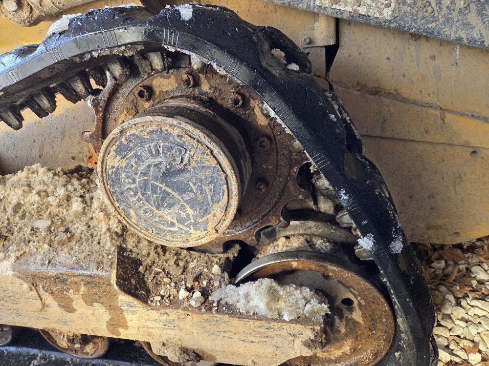 2012 John Deere 323D Image 7