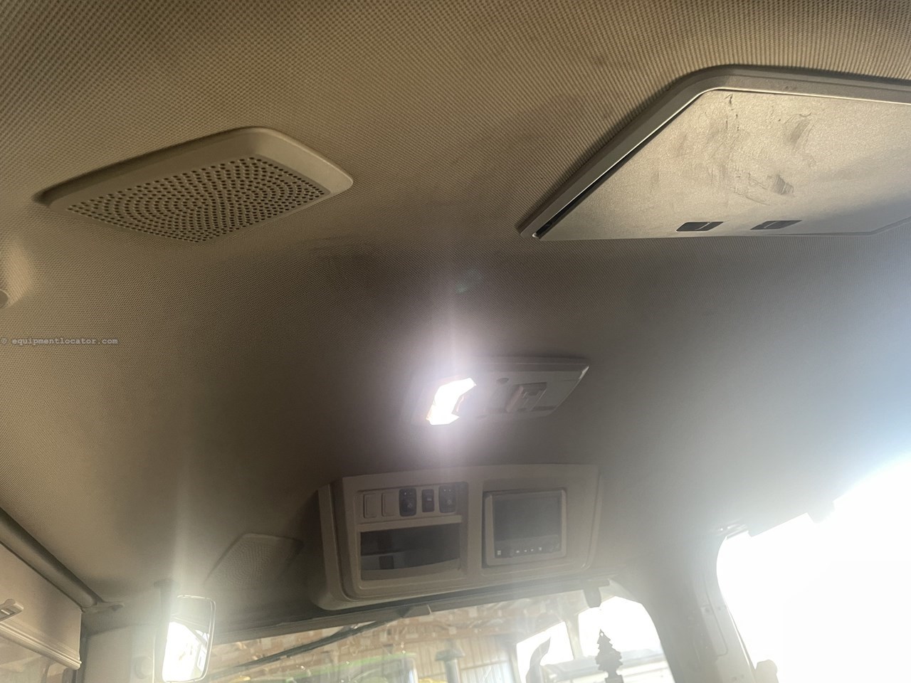 2021 John Deere 8R 370 Image 10