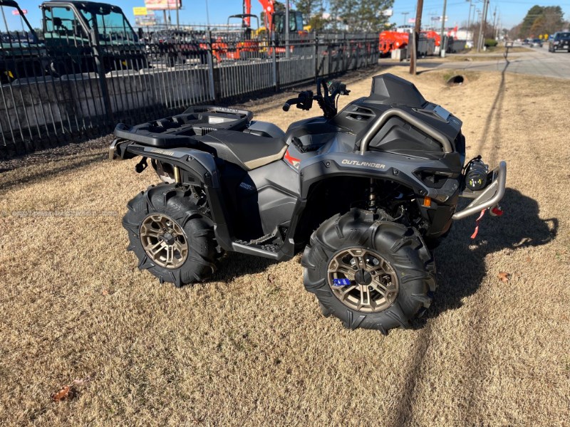 2026 Can-Am Outlander X MR 1000R Image 2