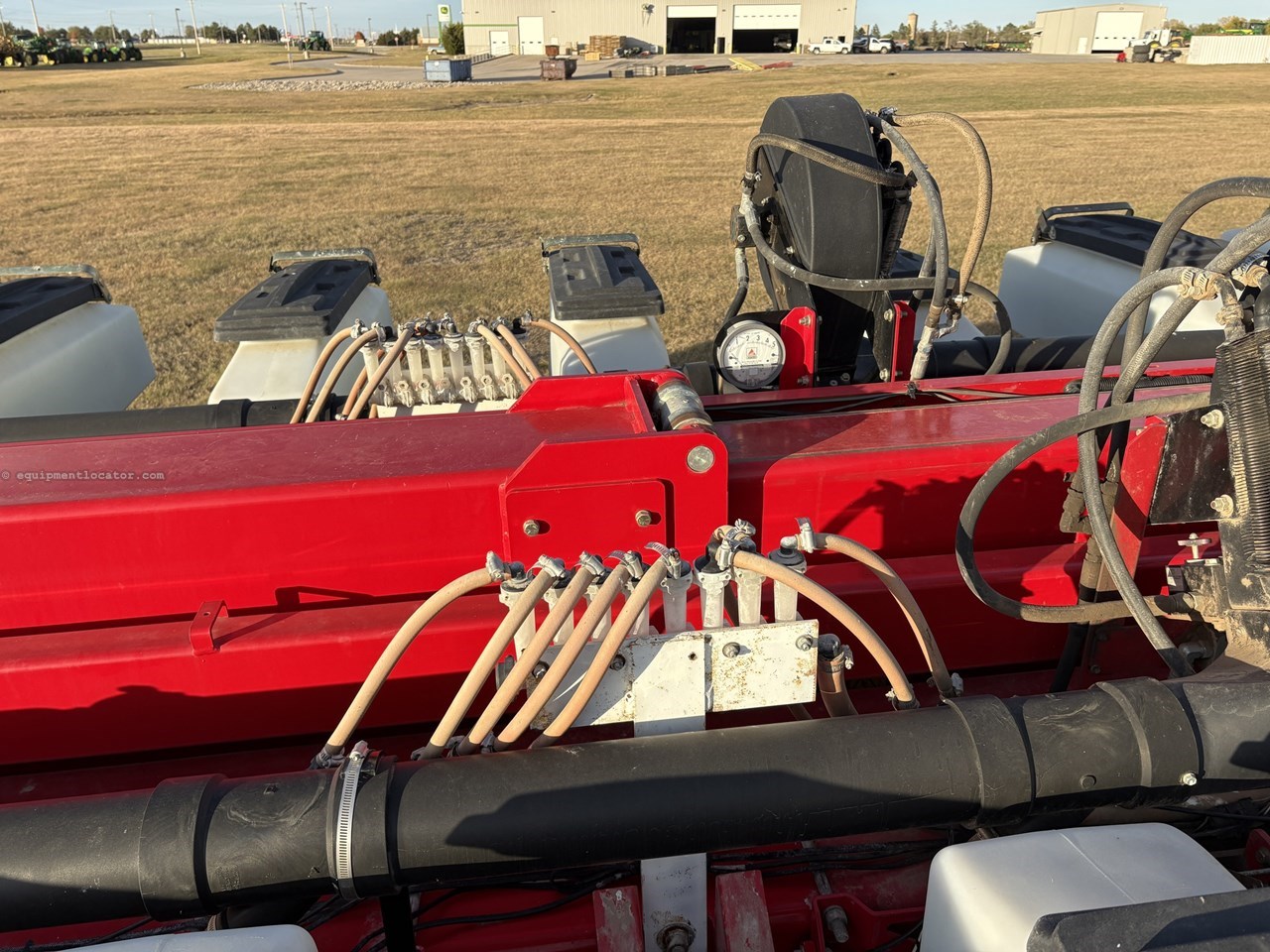 2012 White 8824 Image 10