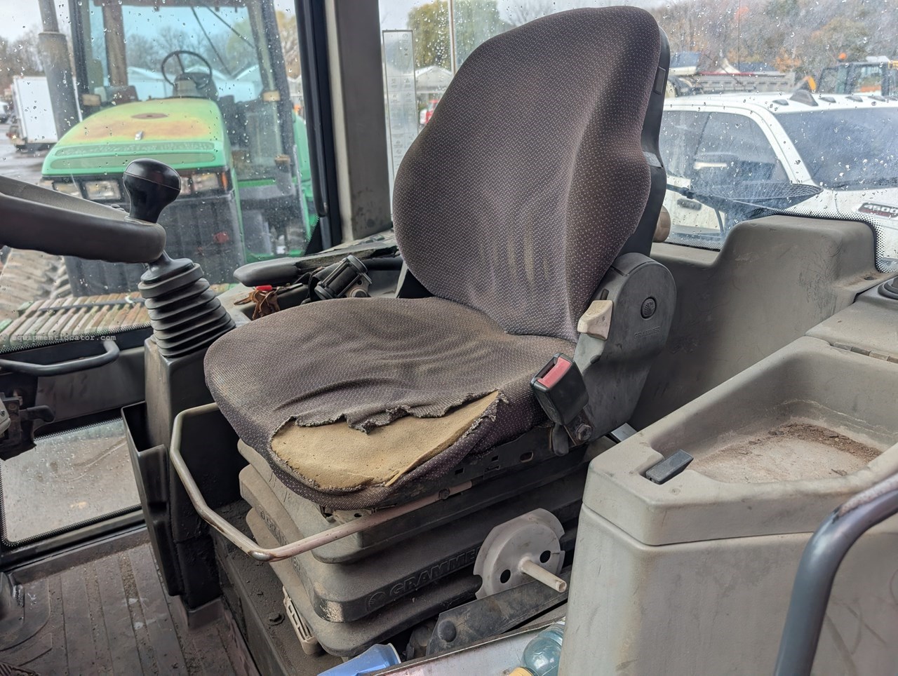 2010 John Deere 244J Image 10