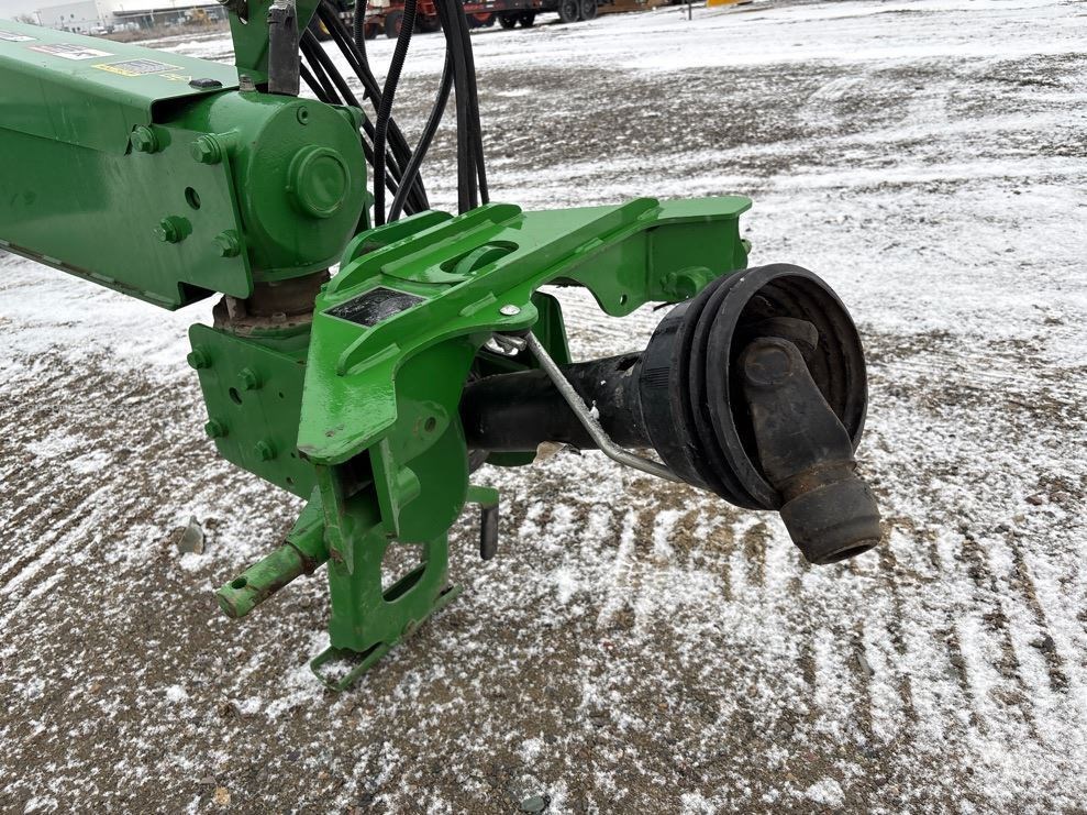 2019 John Deere 835 Image 10