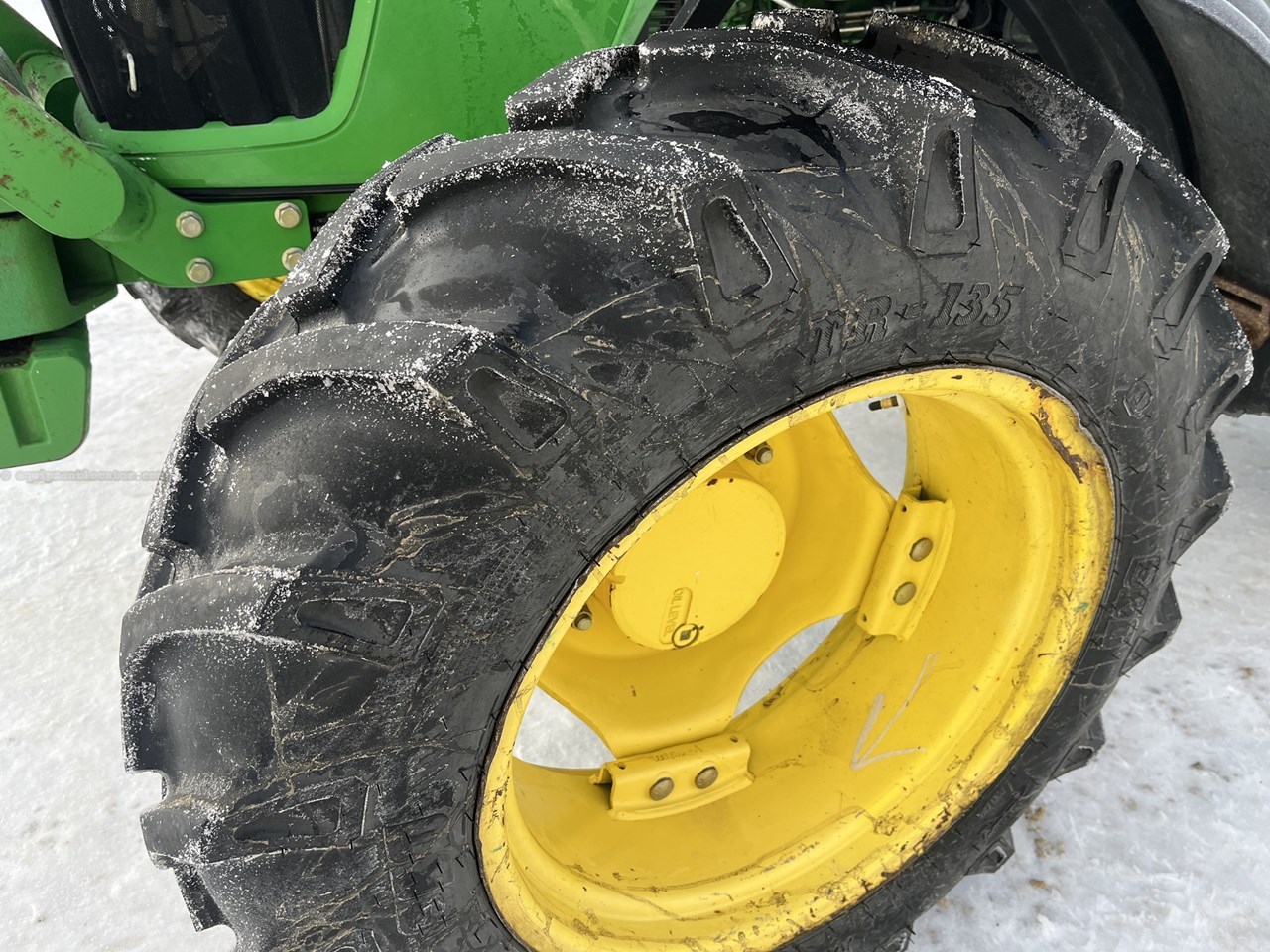 2011 John Deere 5085M Image 10