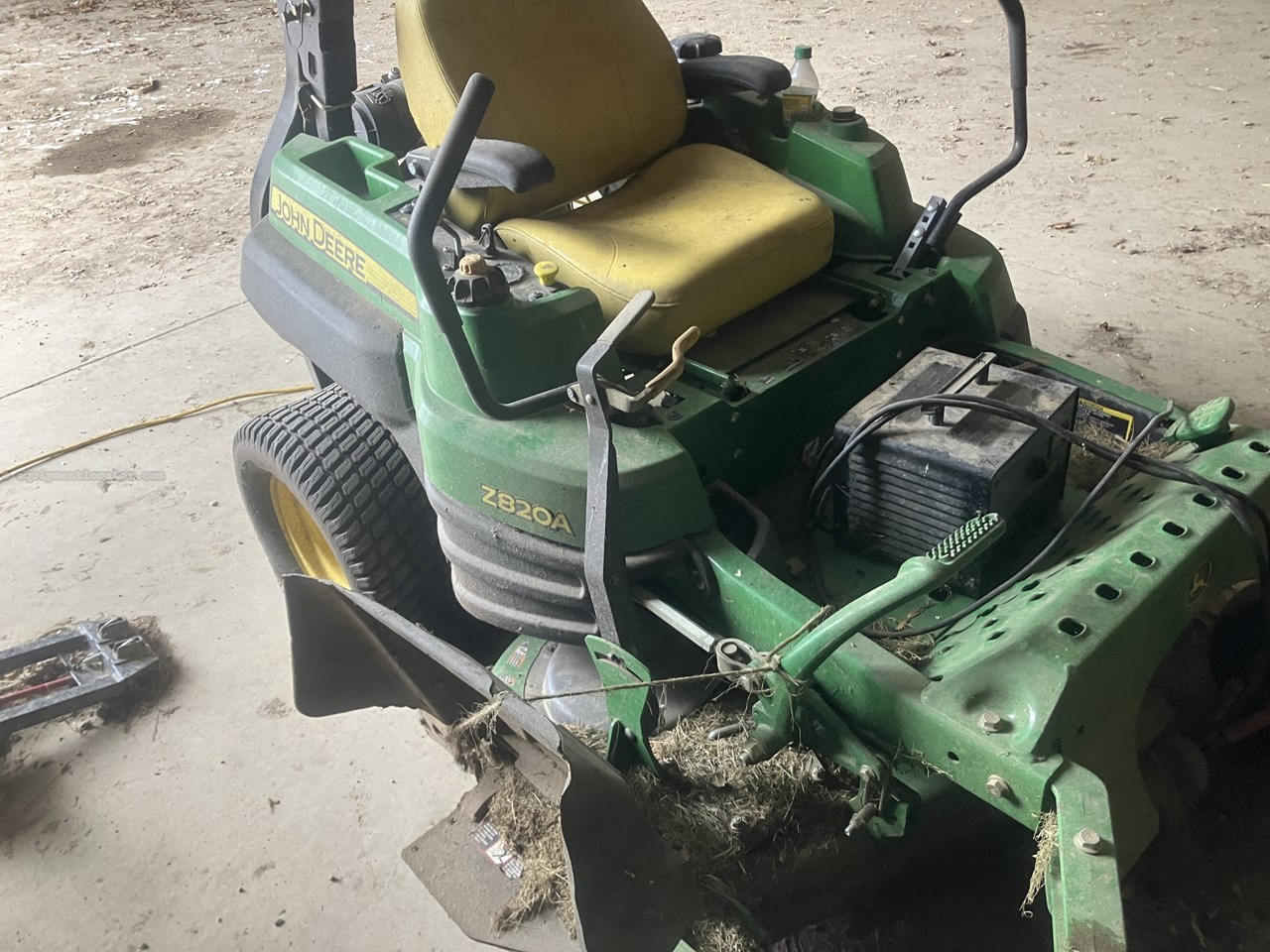 2008 John Deere Z820A Image 10