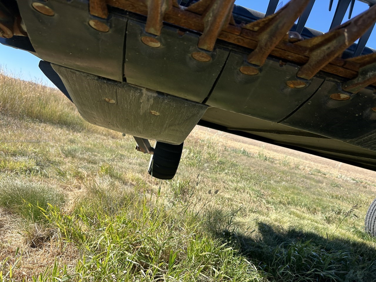 2022 MacDon FD245 Image 28