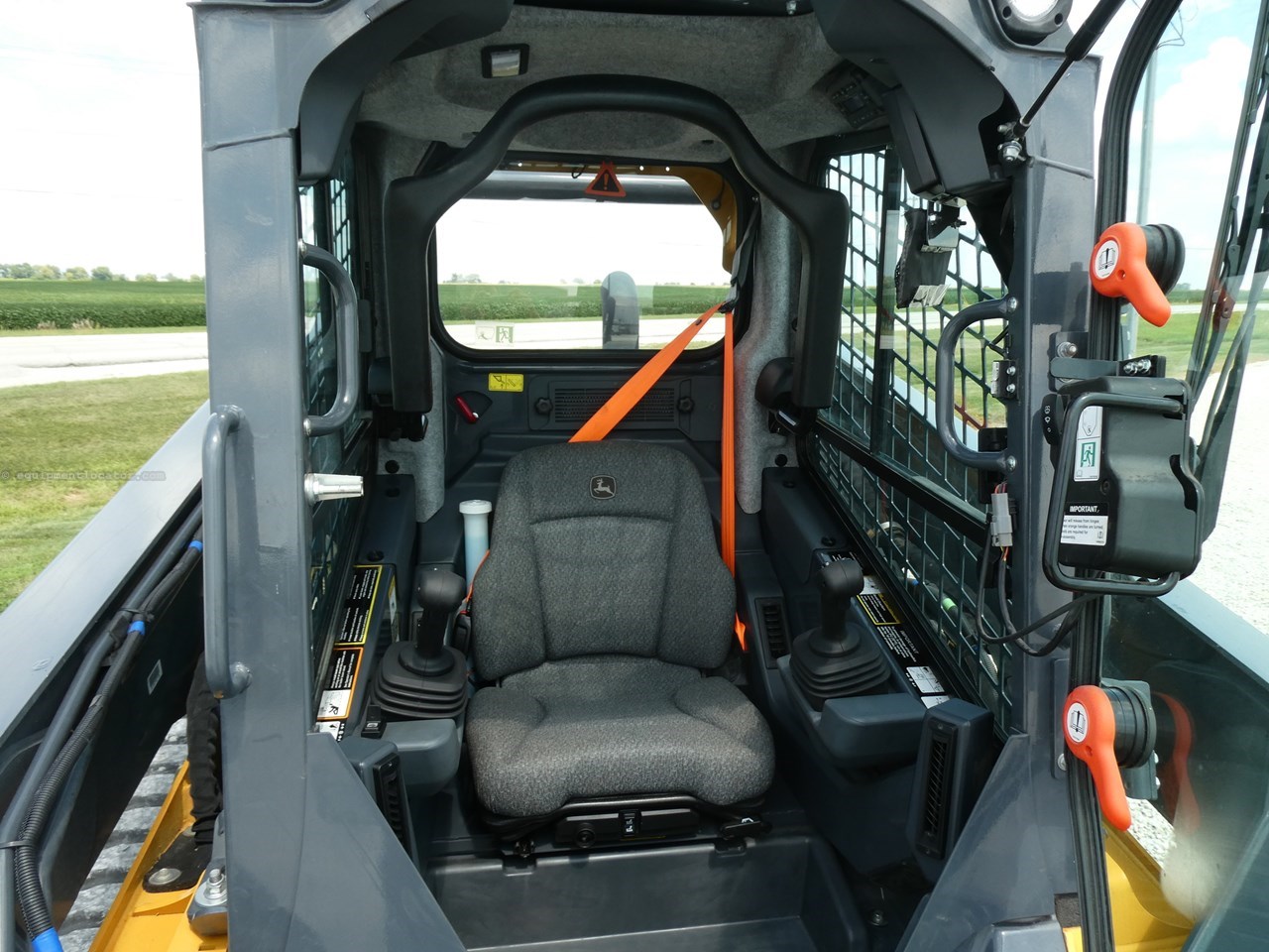 2023 John Deere 331G Image 10