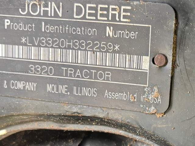 2007 John Deere 3320 Image 6