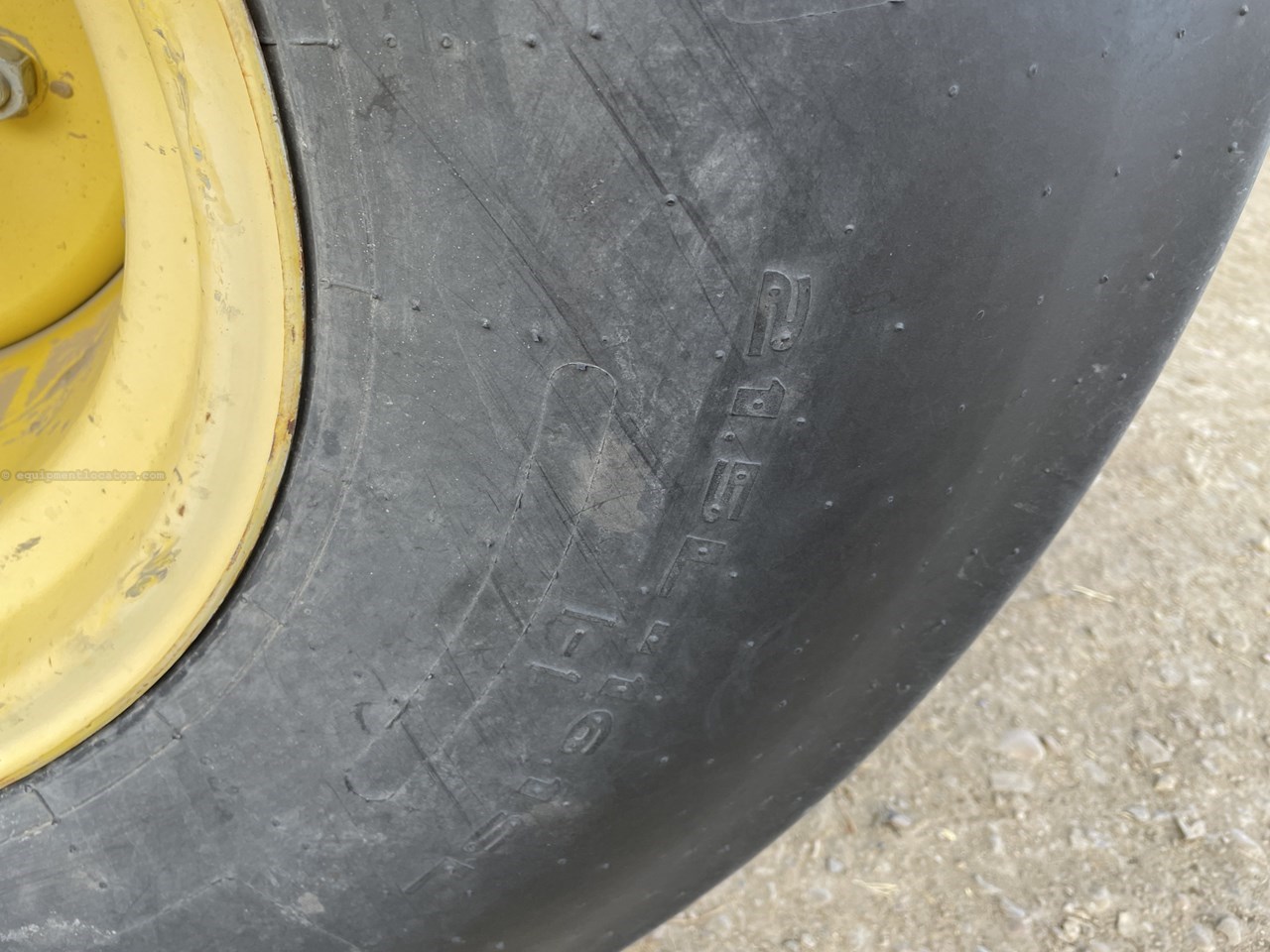 2010 John Deere 568 Image 10