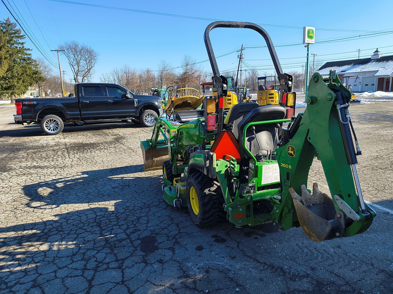 2023 John Deere 1025R Image 4