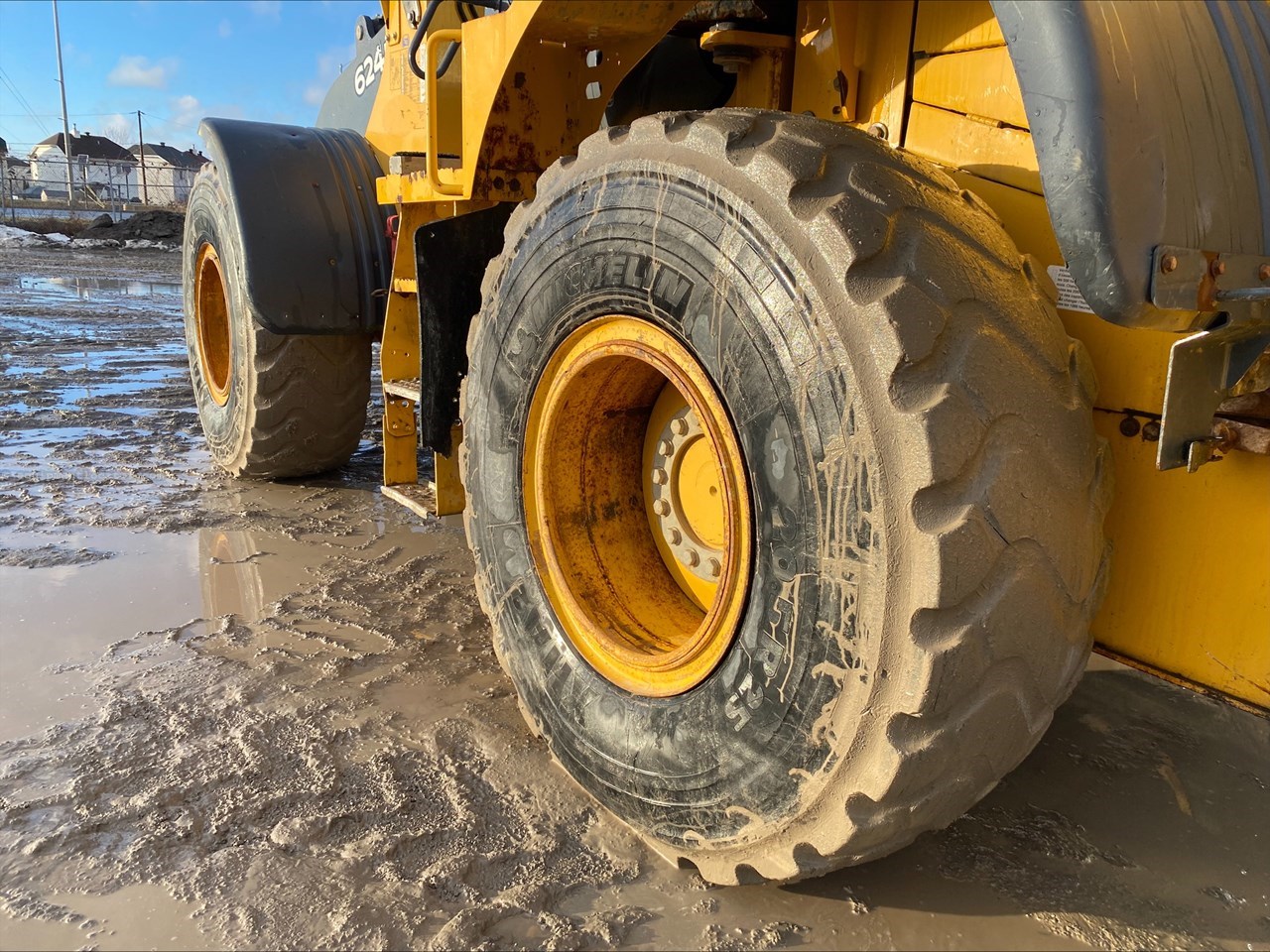 2015 John Deere 624K Image 10