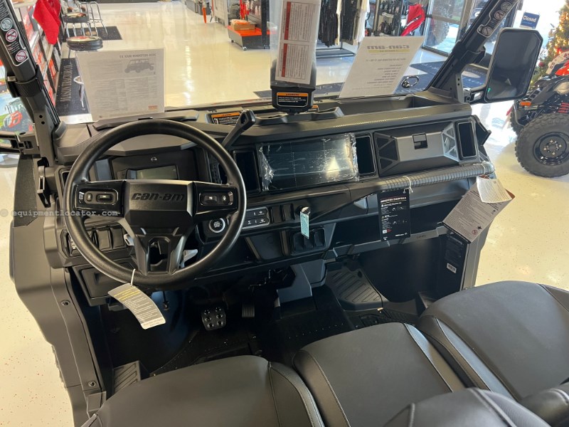 2026 Can-Am Defender MAX XT HD11 Image 4