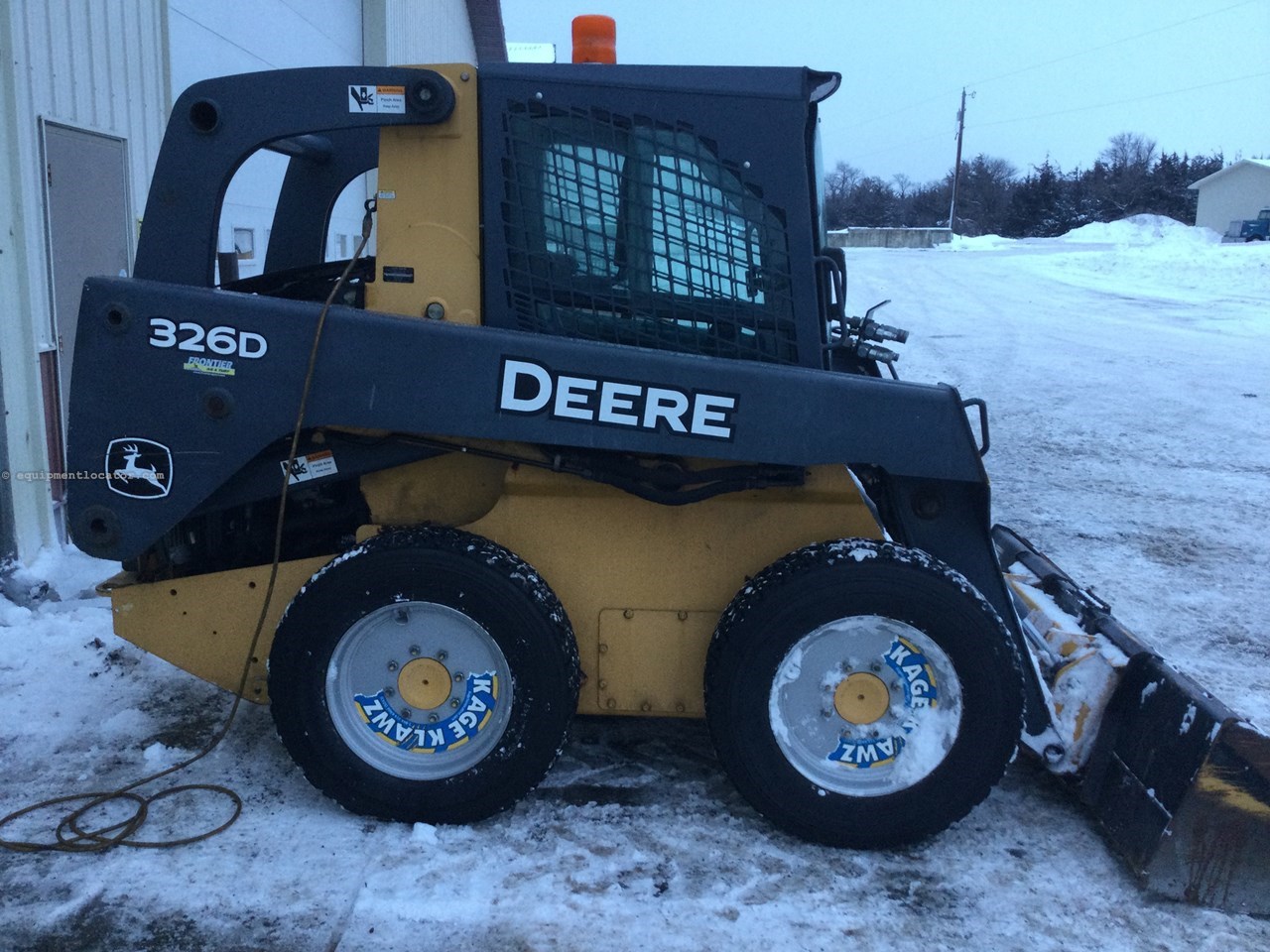 2011 John Deere 326D Image 10