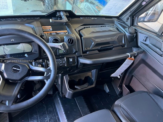 2026 Can-Am Defender PRO LIMITED CAB HD10 Image 3