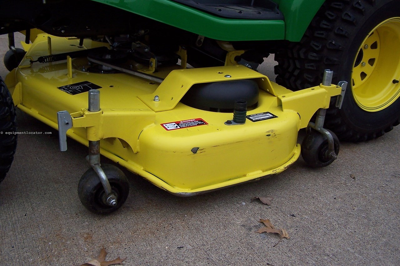 2018 John Deere X738 Image 19