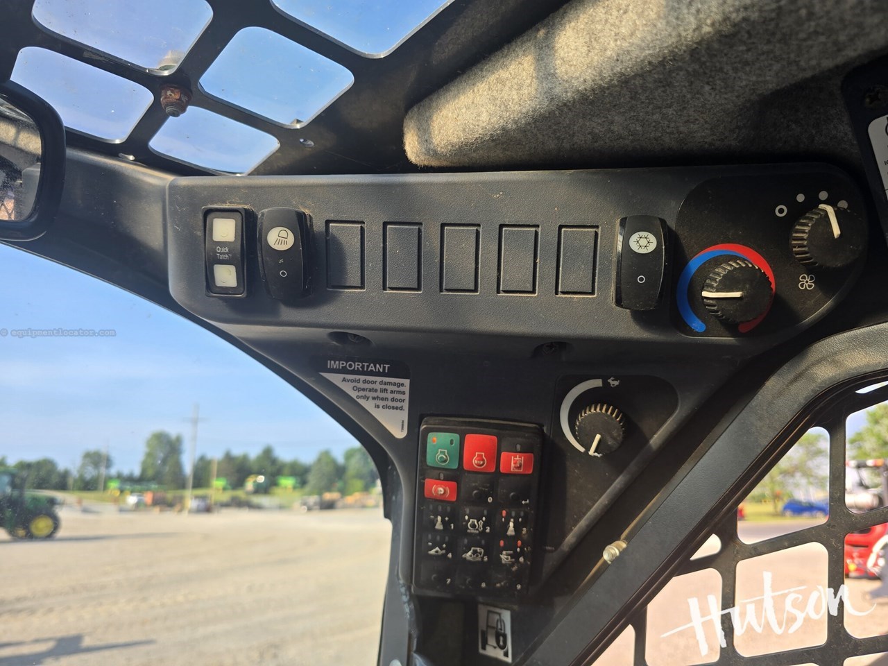 2022 John Deere 320G Image 10