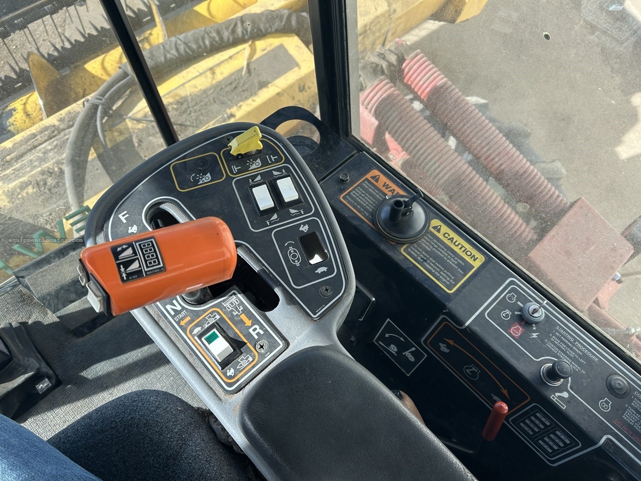 2001 New Holland HW320 Image 4