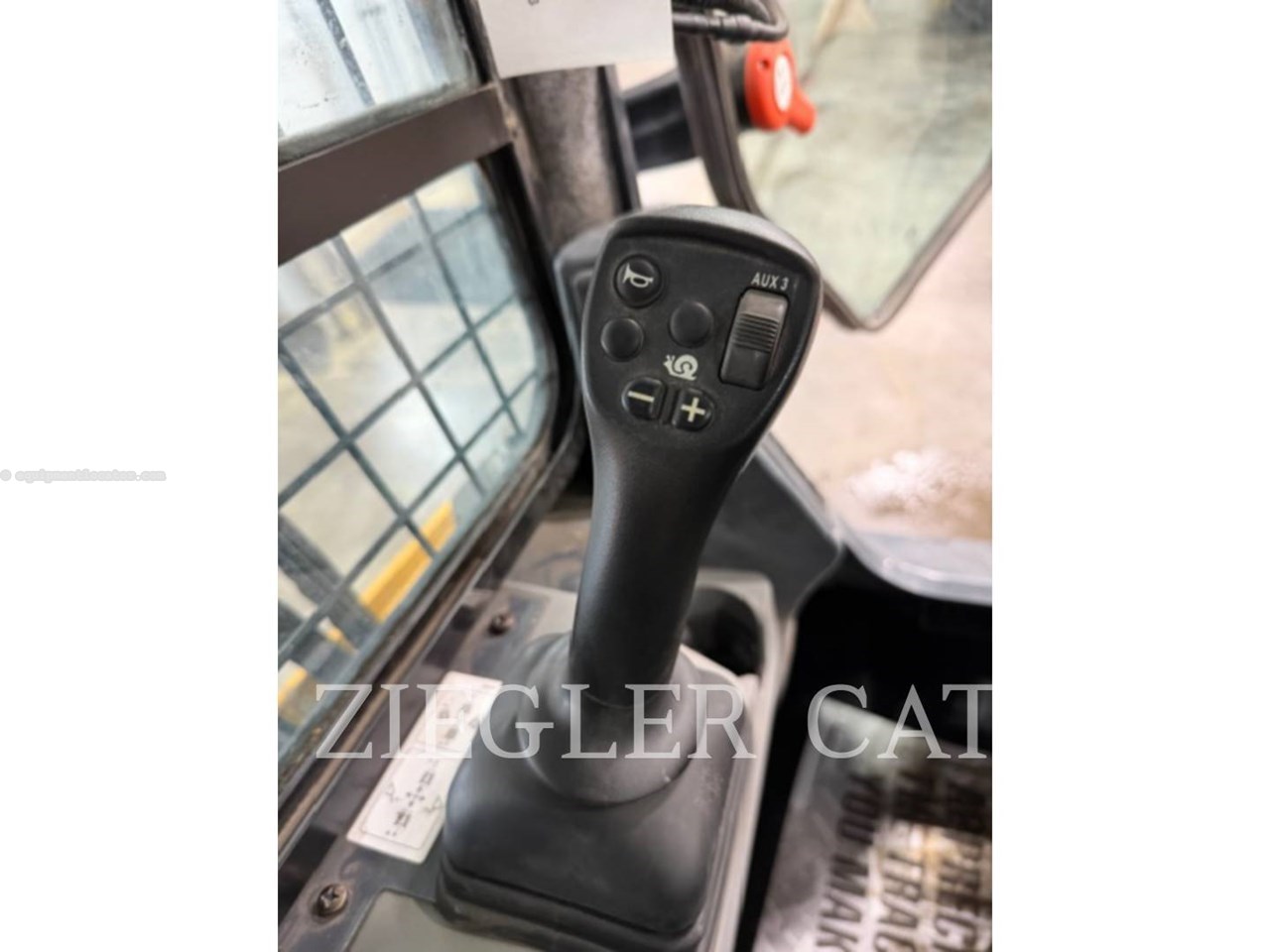 2024 John Deere 333 P Image 10