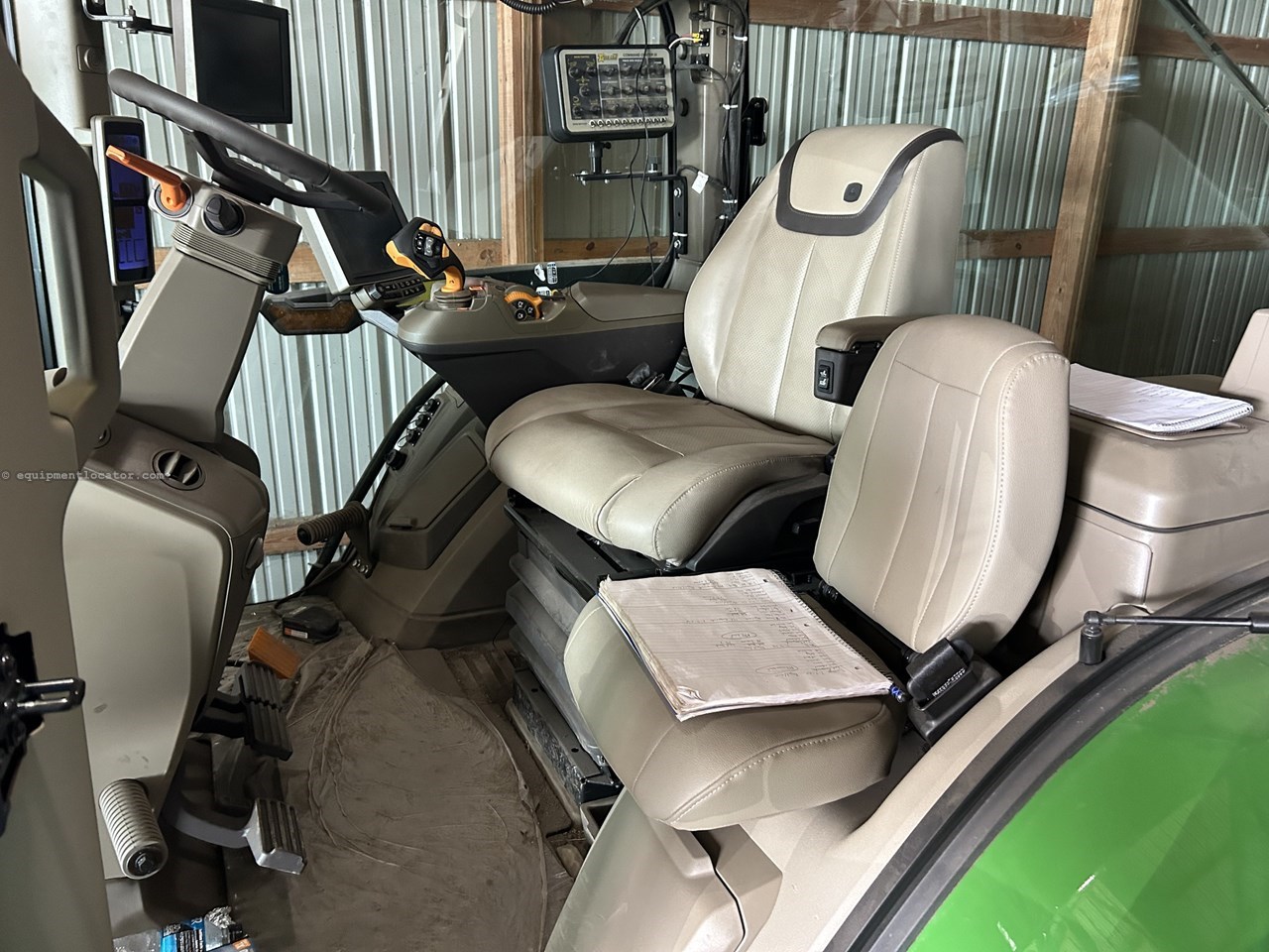 2023 John Deere 7R 250 Image 10