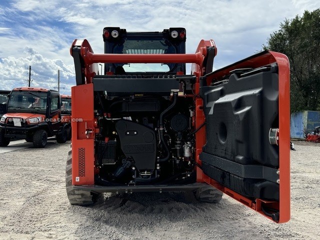 2025 Kubota SSV65PHC Image 10