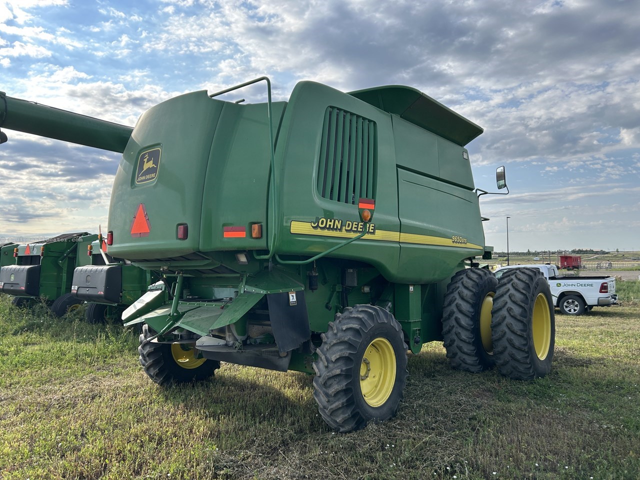 2001 John Deere 9650 STS Image 4