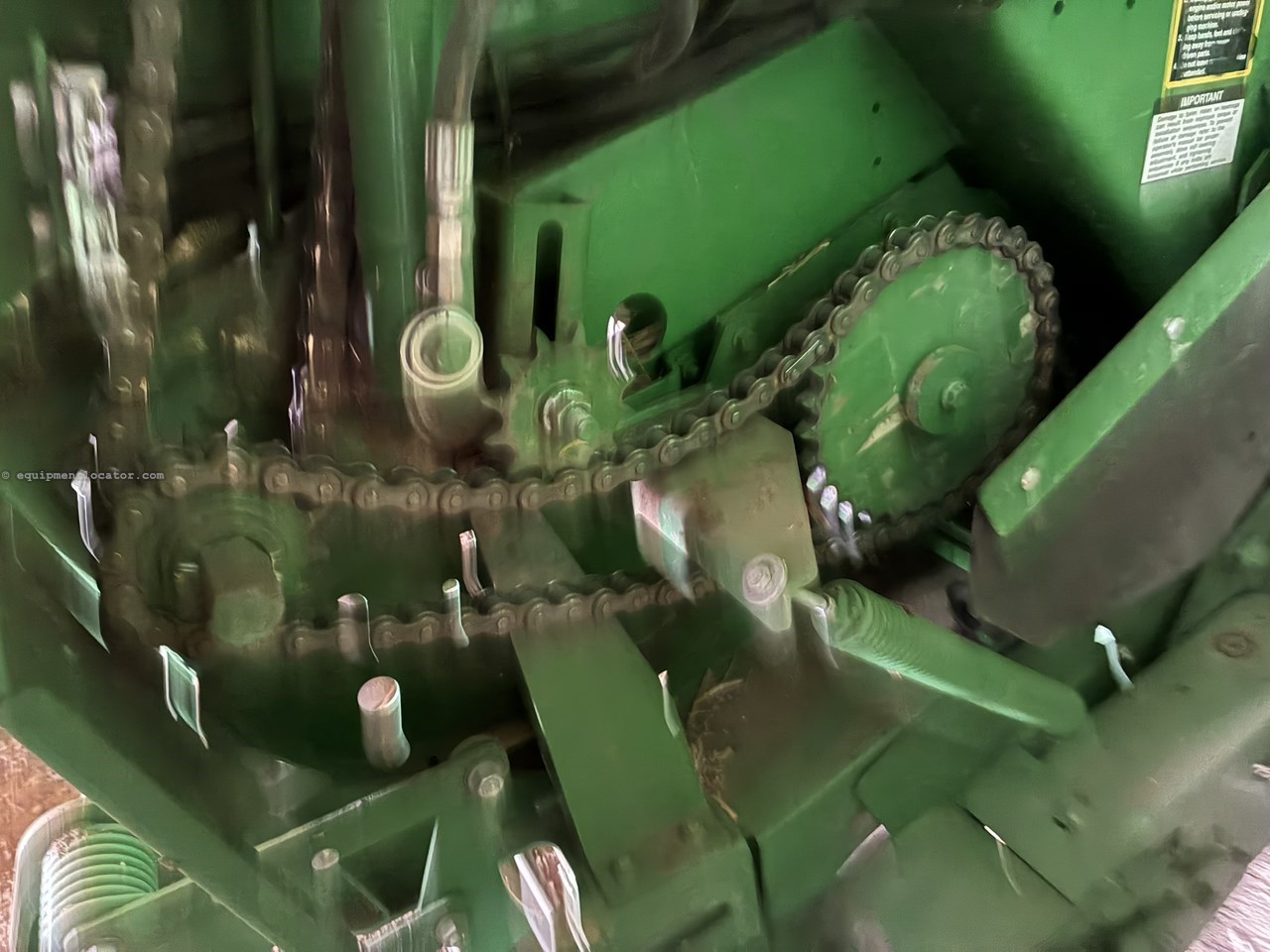 2021 John Deere 560M Image 10