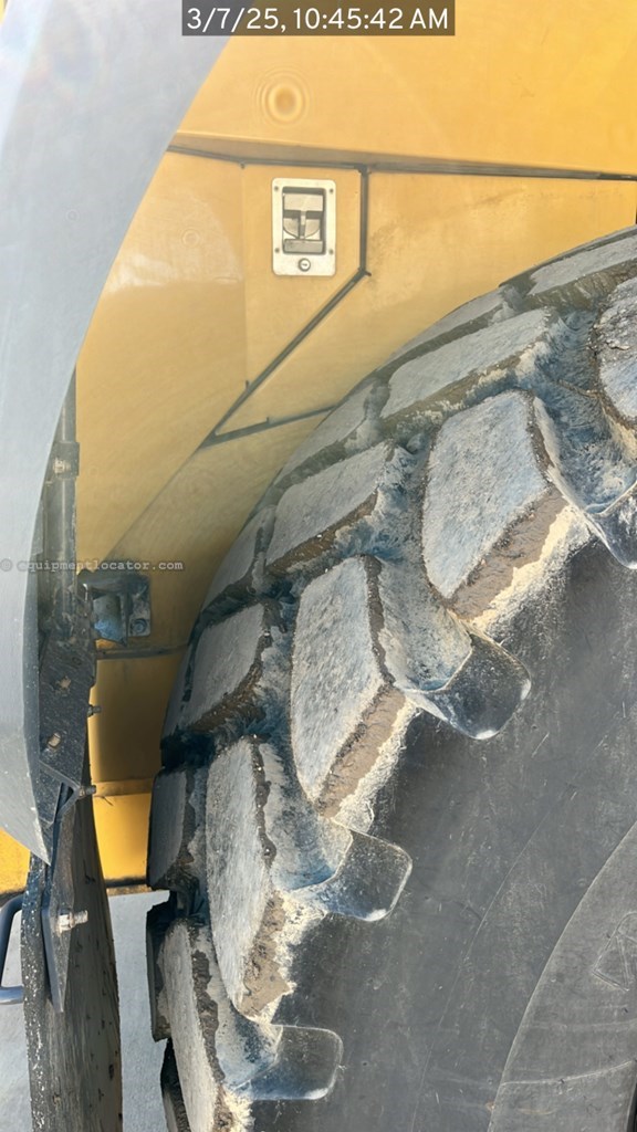 2022 John Deere 844L AH Image 10