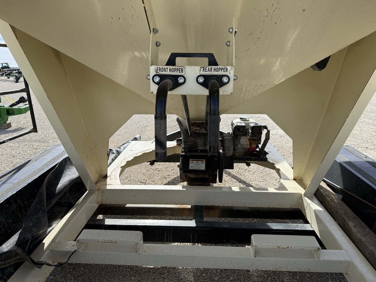 2010 Meridian 240 RT Image 10