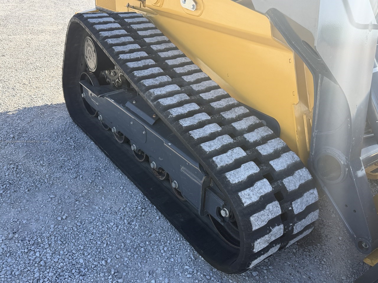 2023 John Deere 333G Image 10