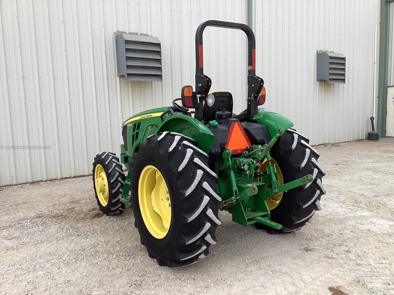2018 John Deere 5075E Image 10