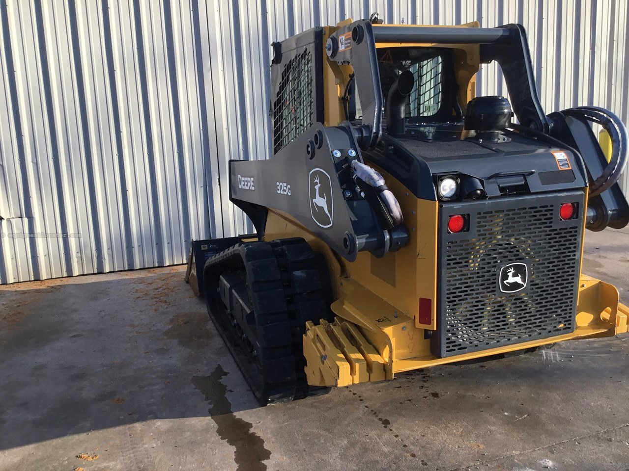 2024 John Deere 325G Image 10