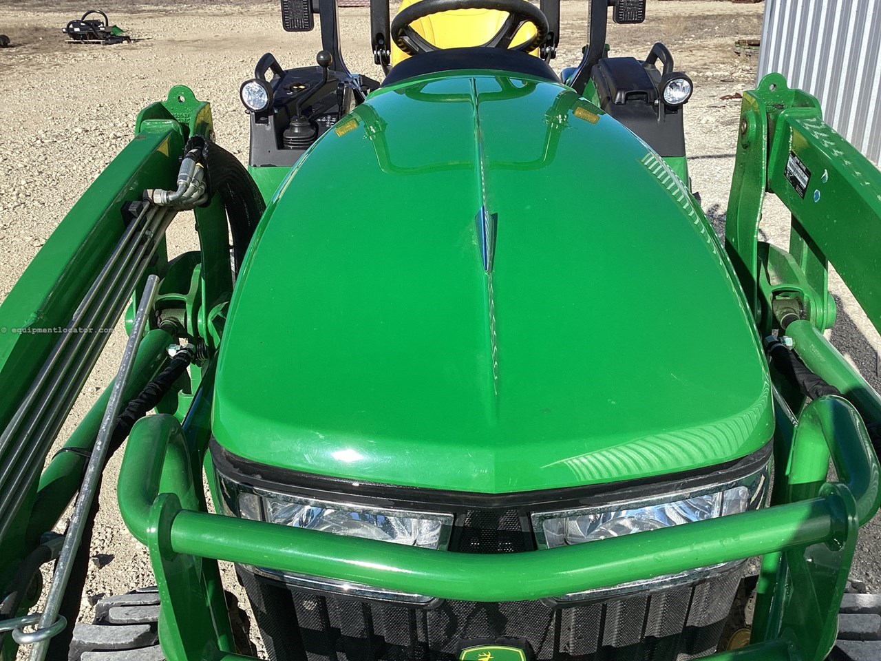2020 John Deere 2038R Image 10