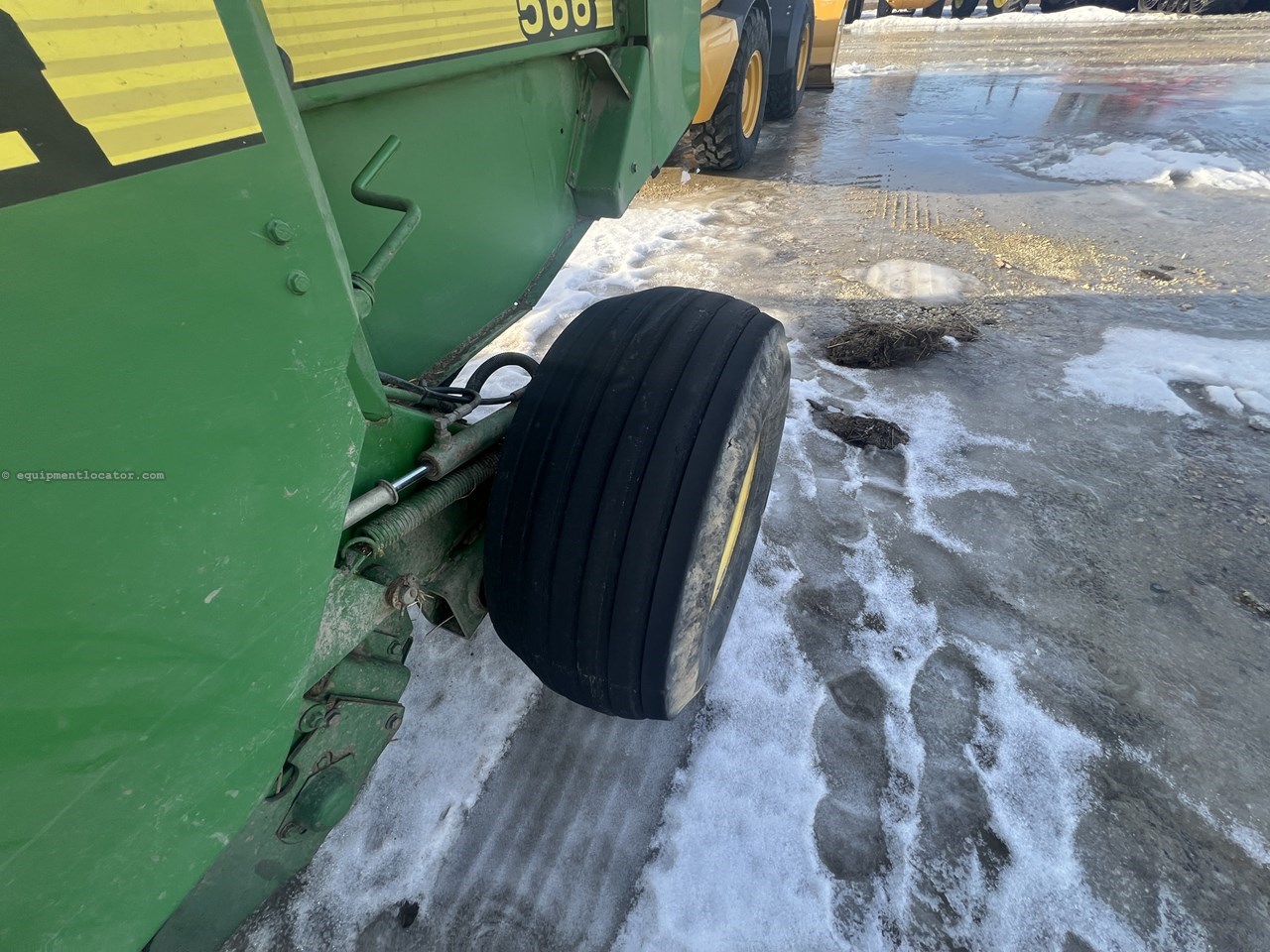 1999 John Deere 566 Image 10