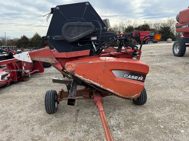 2010 Case IH 2020 25' Image 2