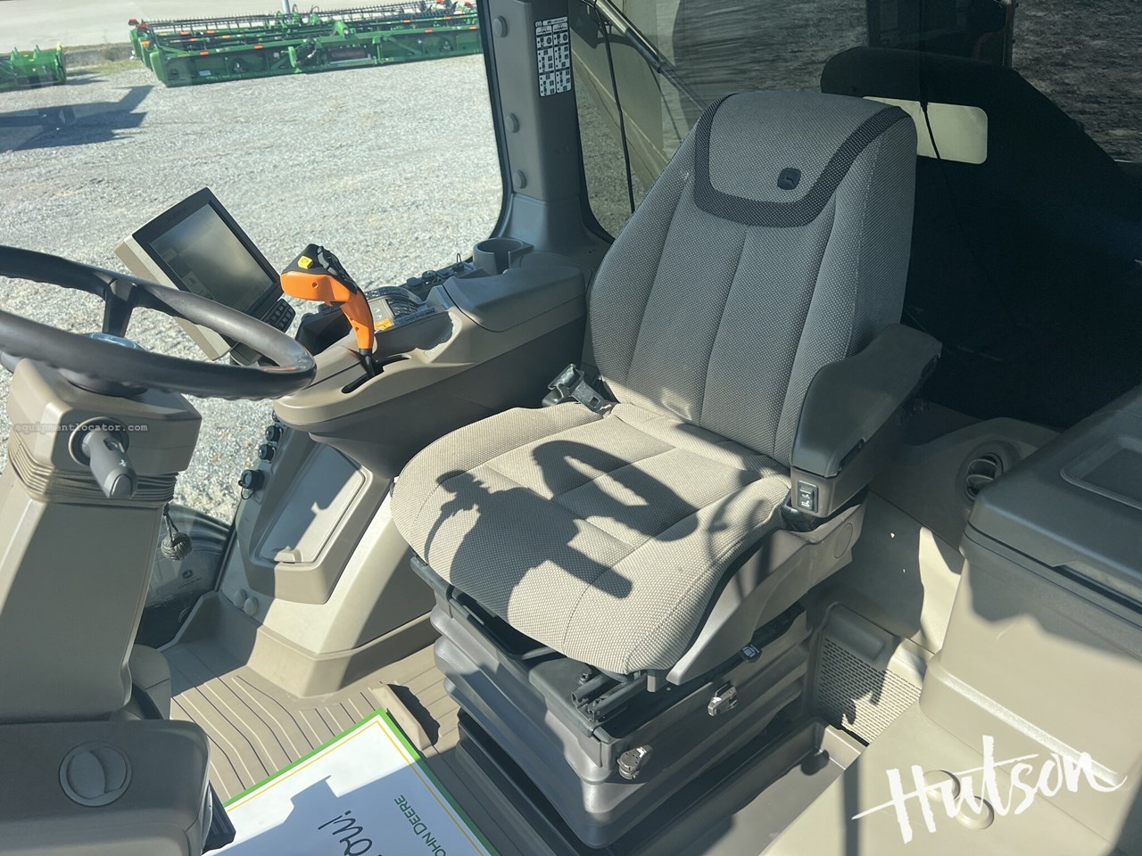 2022 John Deere 600R Image 10