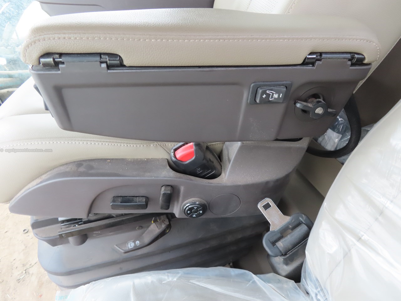 2025 Hagie STS16 Image 33