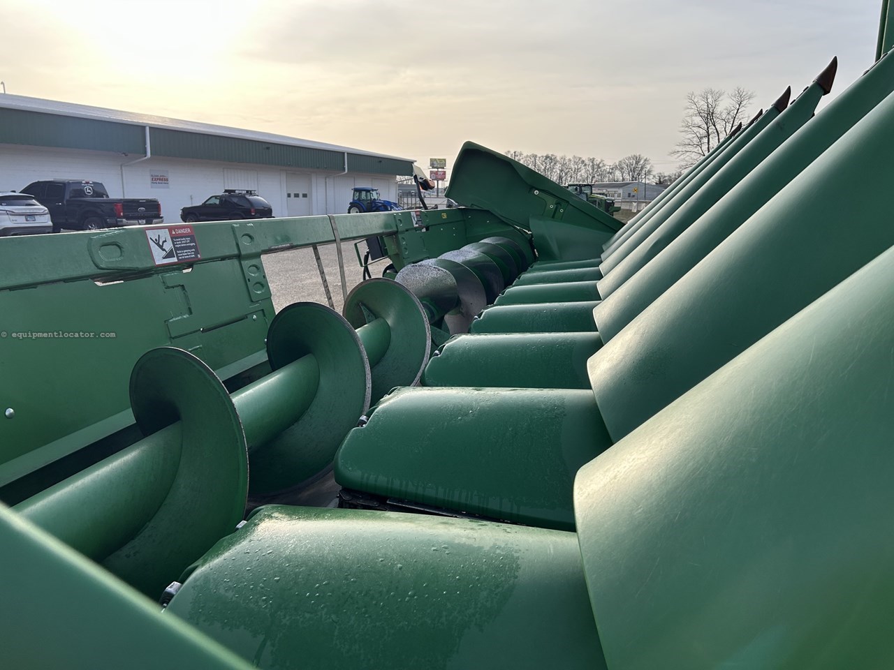 2023 John Deere C8R Image 10