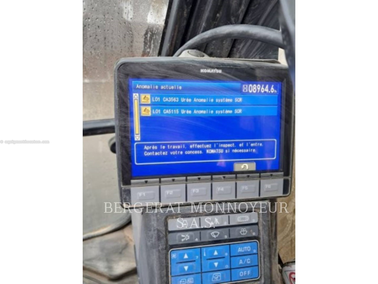 2019 Komatsu PC240LC7 Image 10