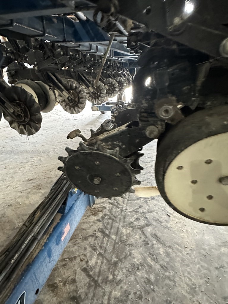 2014 Kinze 3600 Image 10