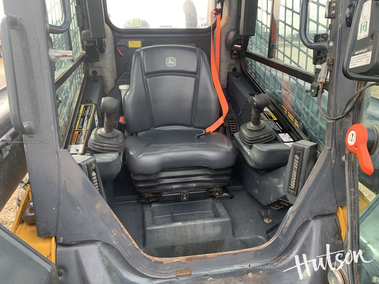 2023 John Deere 320G Image 10