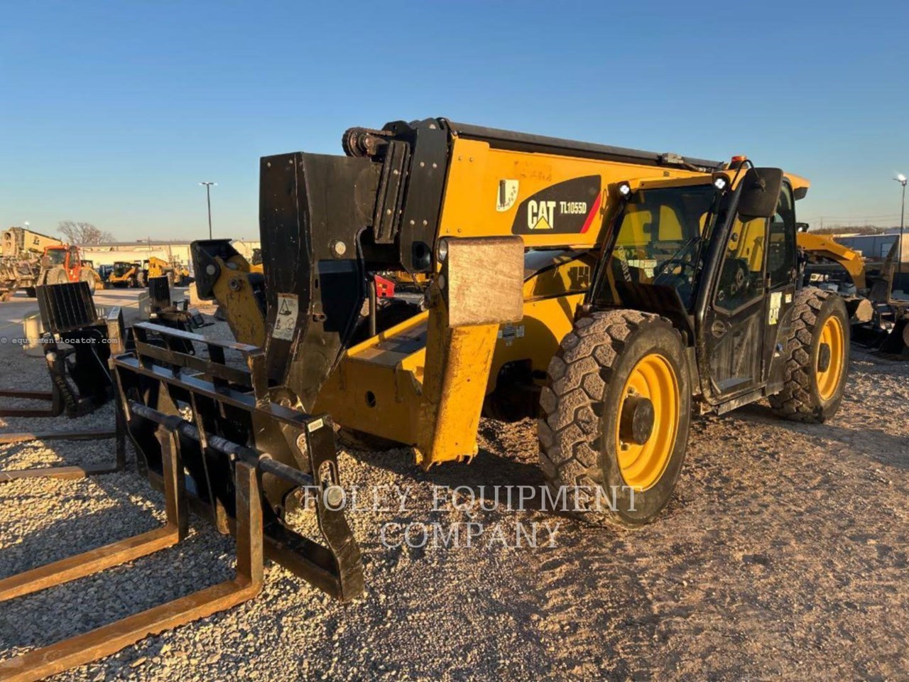 2020 Caterpillar TL1055DC Image 1