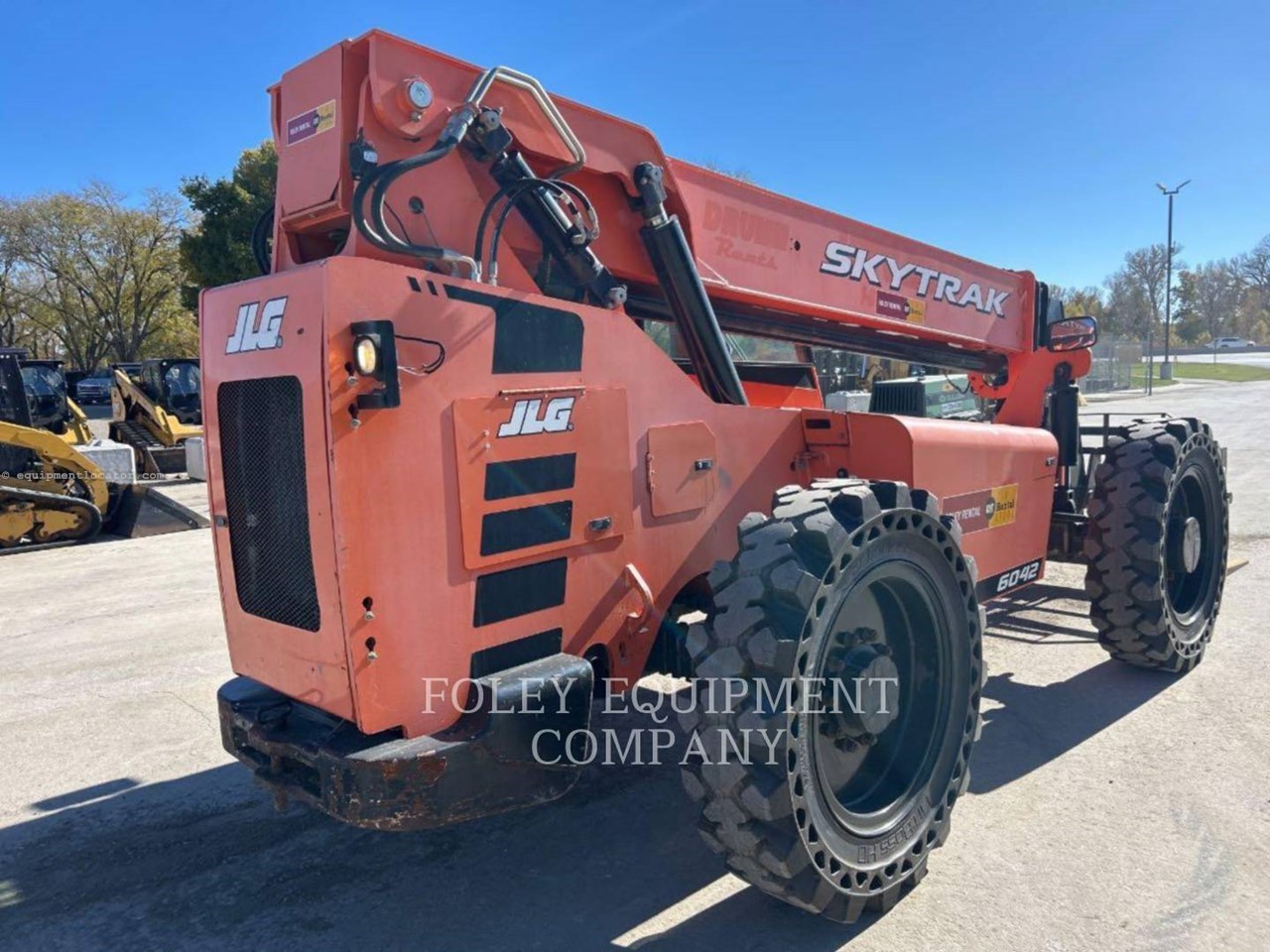 2017 Sky Trak 6042C Image 3