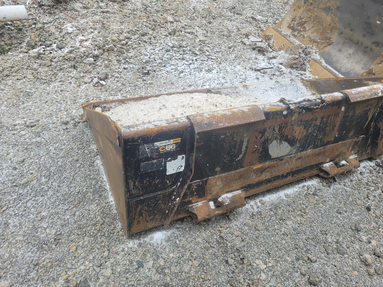 2021 John Deere 317G Image 10