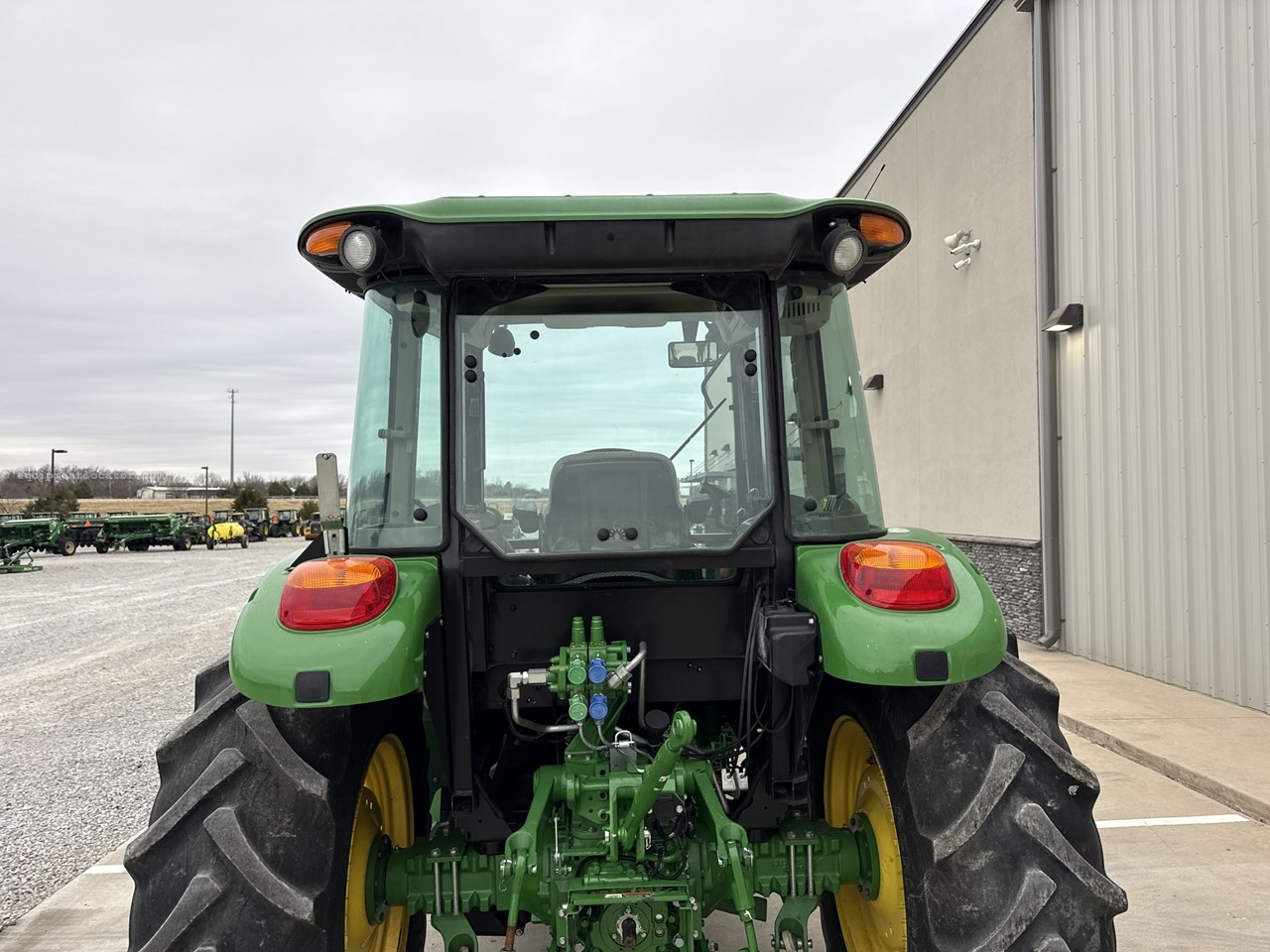 2022 John Deere 5100E Image 21