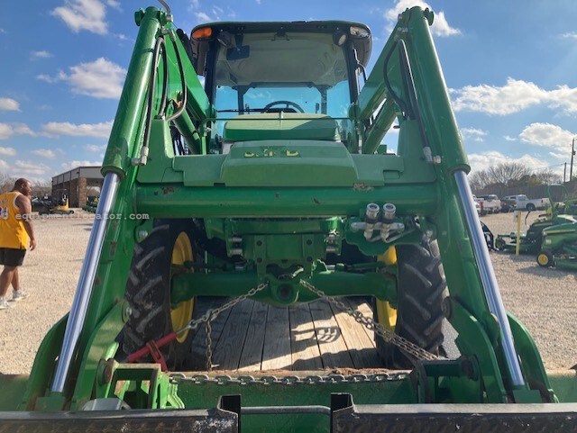 2019 John Deere 5075E Image 3