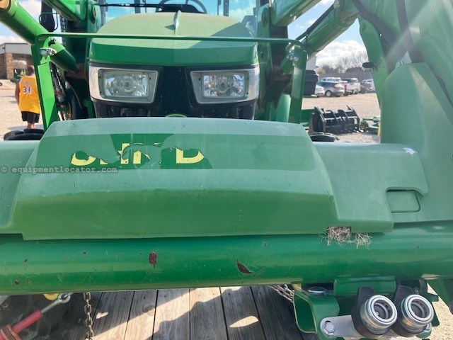 2019 John Deere 5075E Image 13