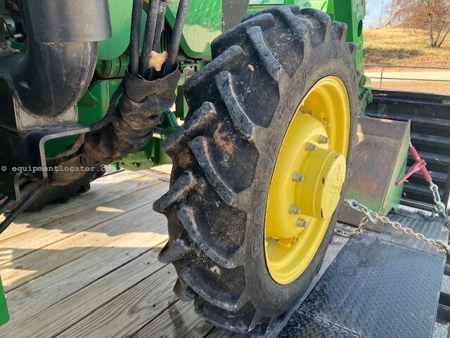 2019 John Deere 5075E Image 16