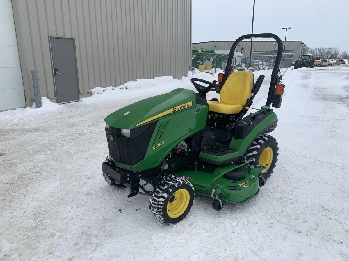 2014 John Deere 1025R Image 4