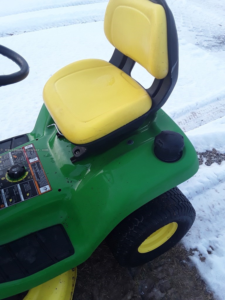 2017 John Deere X370 Image 4